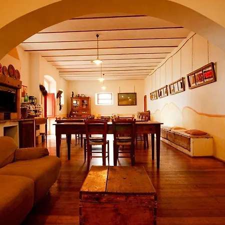 Azienda Agrituristica Il Sarale مزرعة للإقامة مونتوني
