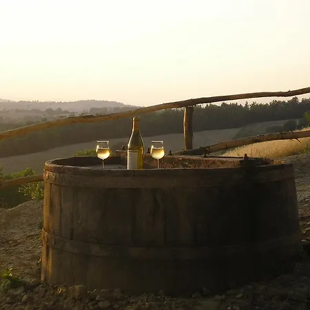 Azienda Agrituristica Il Sarale مزرعة للإقامة