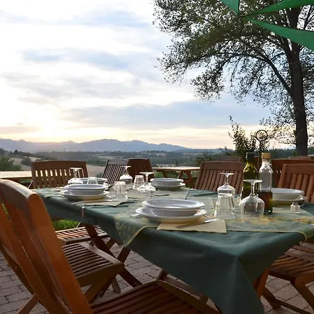 Azienda Agrituristica Il Sarale مزرعة للإقامة
