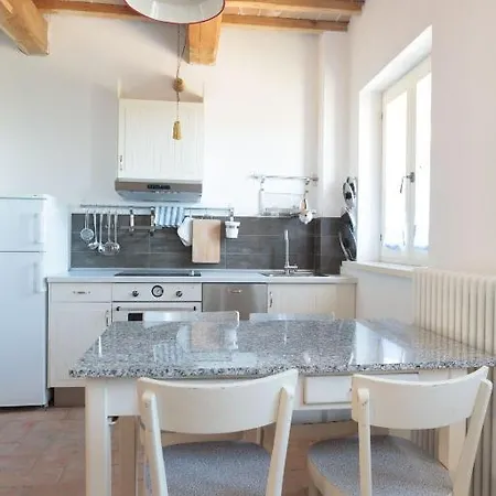Azienda Agrituristica Il Sarale مزرعة للإقامة مونتوني