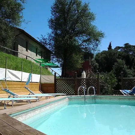 Azienda Agrituristica Il Sarale 팜스테이